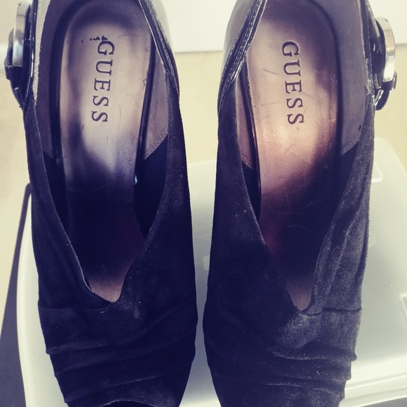 Guess Women's Black Heels - Picture 11 of 13